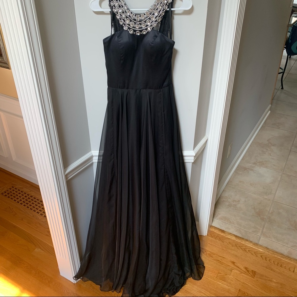 SHERRI HILL Black Formal Dress